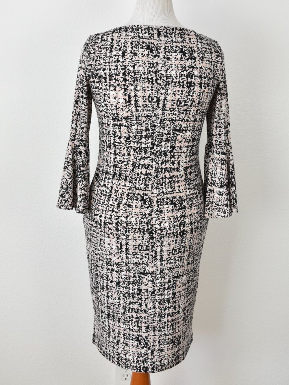 Calvin Klein Plaid Bell Sleeve Dress - 8 - Picture 7 of 10